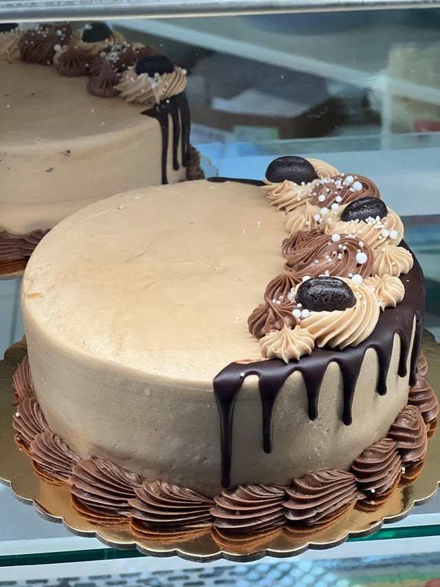 Mocha Cake 7".