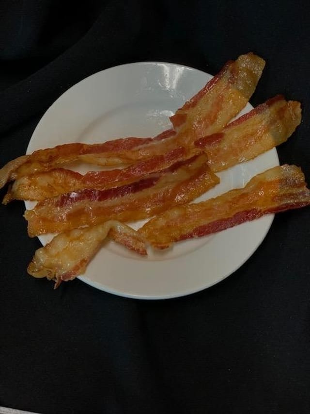 Bacon (4 pcs).